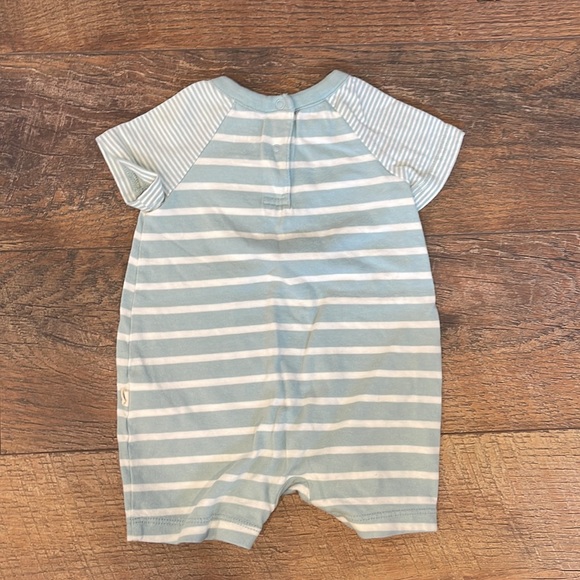 Baby Gap organic cotton one piece and pants set - Picture 5 of 8